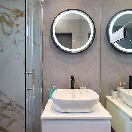Апартаменты New & Stunning Views In Luxury 5* Divona