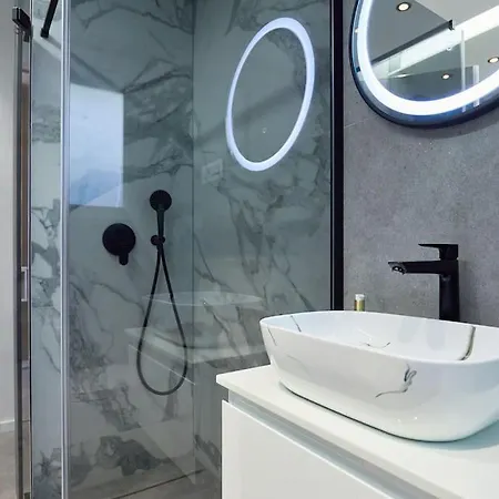 Апартаменты New & Stunning Views In Luxury 5* Divona *