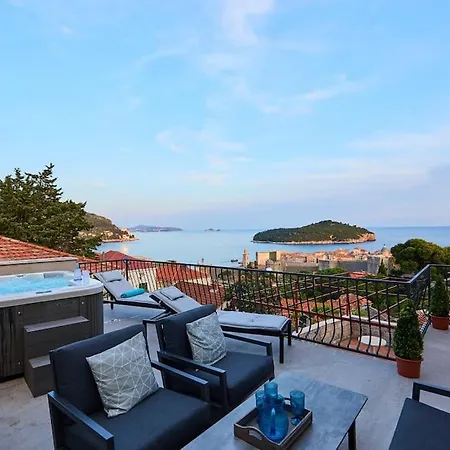 New & Stunning Views In Luxury 5* Divona アパート *