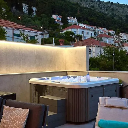 New & Stunning Views In Luxury 5* Divona Apartmán *