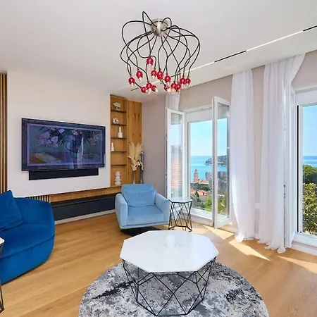 New & Stunning Views In Luxury 5* Divona Appartamento