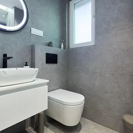 New & Stunning Views In Luxury 5* Divona アパート ドゥブロブニク