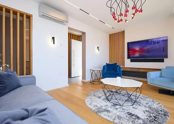 New & Stunning Views In Luxury 5* Divona Appartement *