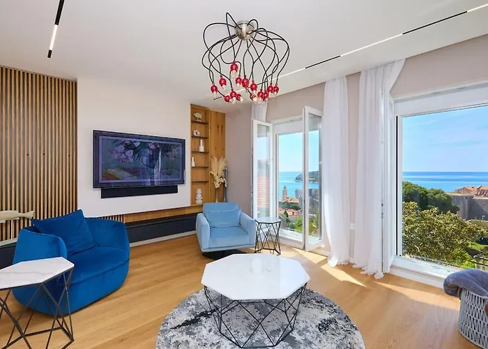 New & Stunning Views In Luxury 5* Divona Appartement