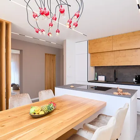 아파트 New & Stunning Views In Luxury 5* Divona