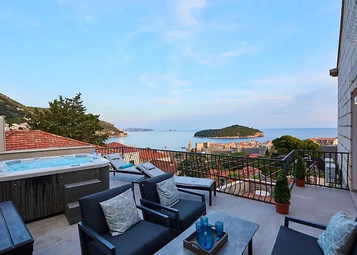 New & Stunning Views In Luxury 5* Divona アパート *