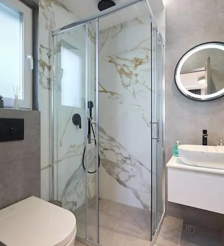 New & Stunning Views In Luxury 5* Divona アパート ドゥブロブニク
